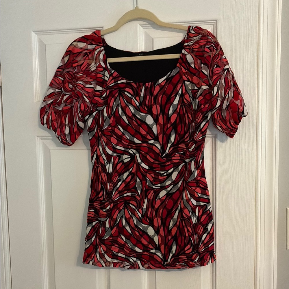 Red Patterned Women's Short-Sleeve Top